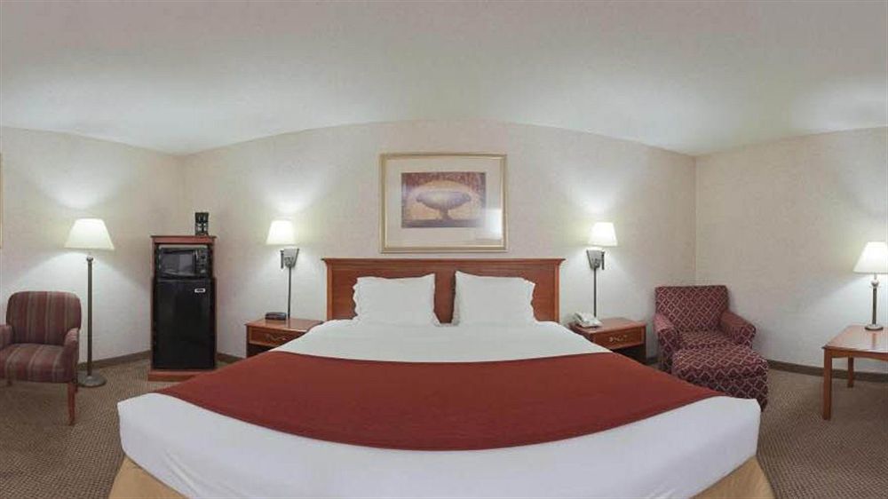 Seasons Inn & Suites Highland Εξωτερικό φωτογραφία